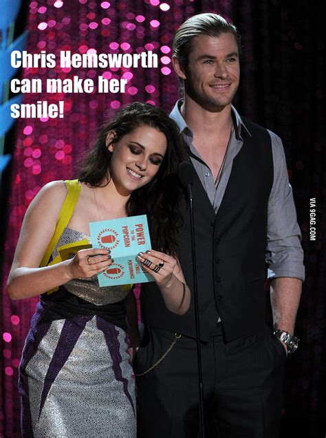 190 questions to ask your girlfriend. Chris Hemsworth can make her smile! - 9GAG