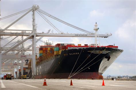 The ship docked two days after its scheduled arrival in san francisco, and its 3,500 passengers and crew members are set to be evaluated upon arrival. Coronavirus-stricken Grand Princess to dock in Oakland ...