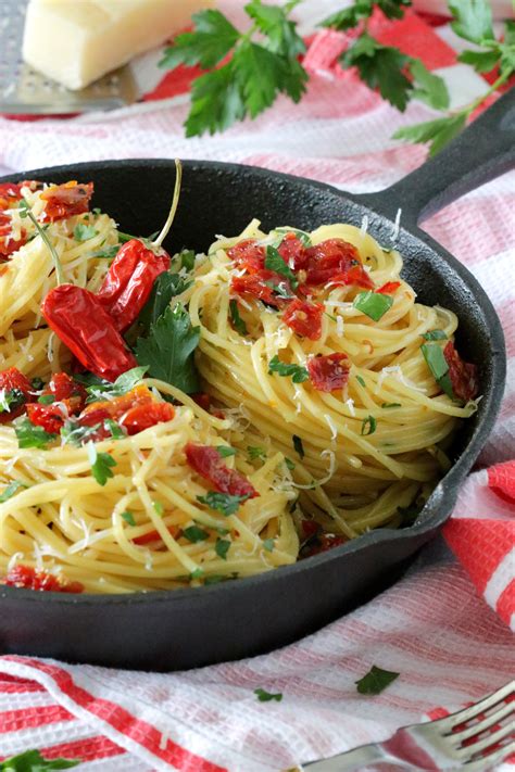 Who ever said that chicken wings, doughnuts, and pizza couldn't be healthy? Spaghetti with Sun Dried Tomatoes | Tomato dishes, Sun ...
