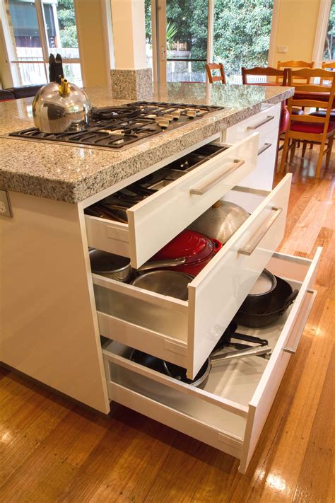 Contemporary Kitchen With 3 Drawer Stack Perfectly Located Under Cooktop For Easy Access