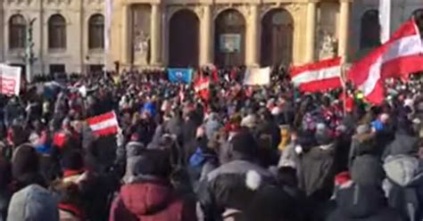 Es gibt viele engagierte und unterschiedliche initiativen in ganz österreich, und alle haben. Hier beginnt was Großes! - Kommentar zur Anti-Lockdown ...