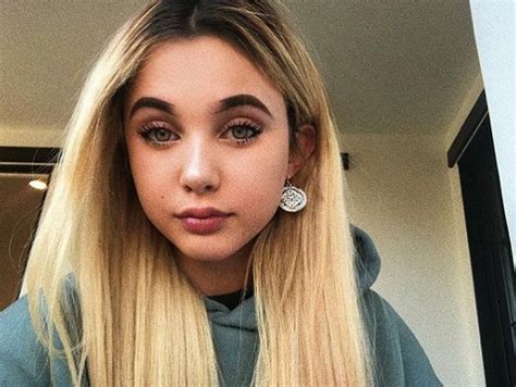 She weighs around 47 kg or 103 lbs. Alabama Barker Height, Weight, Age, Boyfriend, Bio, Family & Facts