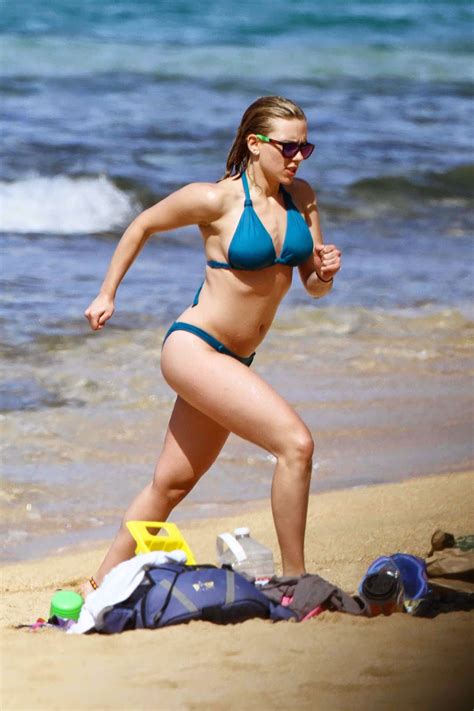 Black Widow Scarlett Johansson Blue Bikini Hd Pics At Hawaii Beach Wiral Beauties