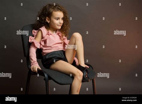 Beautiful Babe Girl Sitting Legs Fotos Und Bildmaterial In Hoher