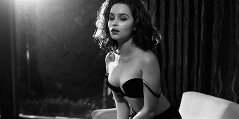 Emilia Clarke Is Esquire S Sexiest Woman Alive In