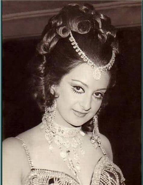 Some other movies she appeared in the following years include 'door ki awaz' (1964), 'april fool' (1964) and 'pyar mohabbat' (1966). Portraits of Hindi Movie Actress Saira Banu - Old Indian ...