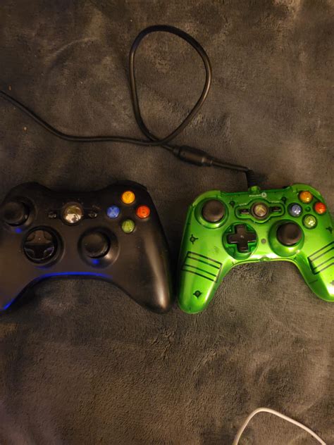Xbox 360 Controller Model One On The Right Xbox360