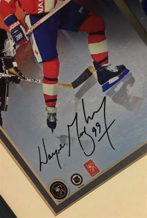 Signed Wayne Gretzky 8 X 10 Photo