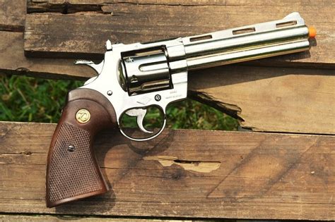 Non Firing Replica Colt Python 357 Magnum Revolver 357 The Walking