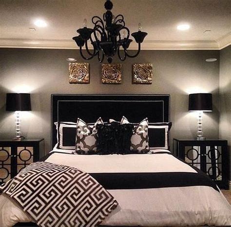 30 Black White And Gold Bedroom