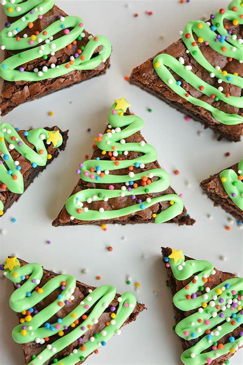 To cut brownie into triangles, cut into 3 rows. Easy Christmas Tree Brownies