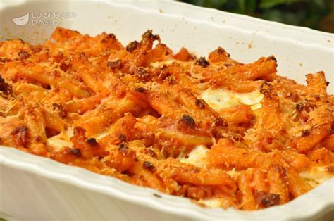 La pasta al forno napoletana è una ricetta della tradizione molto ricca, perfetta per ogni occasione e ideale da servire come piatto unico. Ricetta - Pasta al forno alla siciliana - Le ricette dello ...