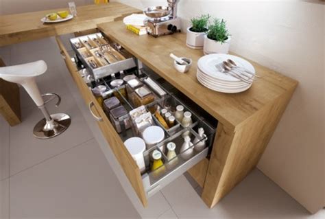 Les meubles de cuisines ikéa sont également réputés pour leur modularité grâce à des solutions de rangements optimisées et un choix important de dimensions permettant une intégration réussie dans de nombreuses configurations. meuble cuisine tiroir casserolier ikea