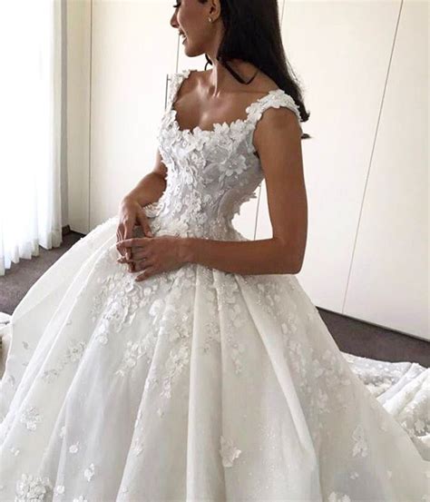 Bridal Dresses Lace Flowers Appliques Wedding Dresses
