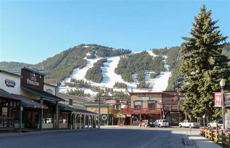 15 Best Places to Live in Wyoming - The Crazy Tourist