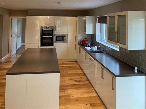 Here at wren kitchens, our storage solutions cover every need you can think of. Wren Island Kitchen with Appliances | Used Kitchen For ...