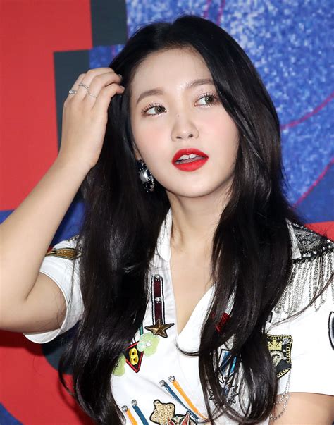 레드벨벳 예리 스물에게 티저 폰 배경화면 & 잠금화면 19장. 레드벨벳 예리, 강렬한 레드립 | 레드벨벳(Red Velvet) 예리가 5일 ...