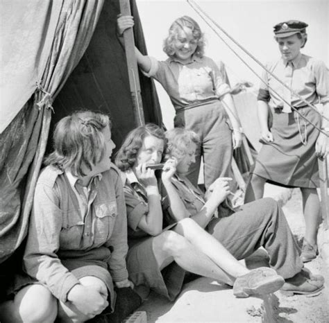 Allied Pow Camp For Female German Prisoners Of War In Vilvoorde 1940 Druga Wojna światowa