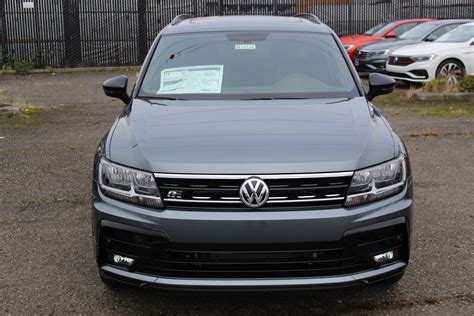 As conditions change, available 4motion distributes power between the front and rear wheels as needed to help optimize traction and stability. New 2021 Volkswagen Tiguan 2.0T SE R-Line Black 4Motion 4D Sport Utility in Auburn #M10130 ...