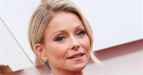 Kelly Ripa Shows Off The Progression Of Her Gray Roots In Quarantine