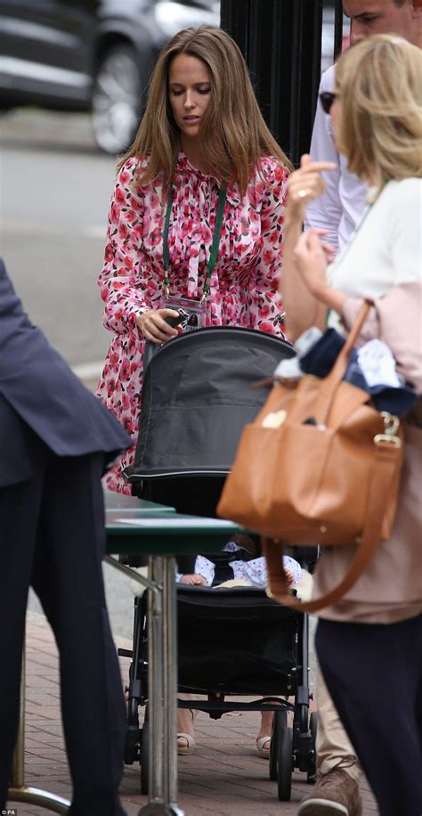 His sponsors, his physios, his fans. Andy Murray's wife Kim takes daughter to Wimbledon to ...