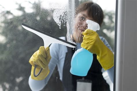 The Best Way To Clean Windows Streak Free Cleaning Tips