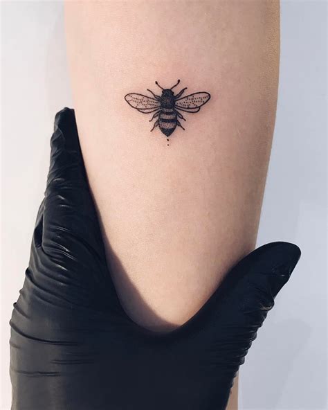 Minimalist Simple Bee Tattoo Wiki Tattoo