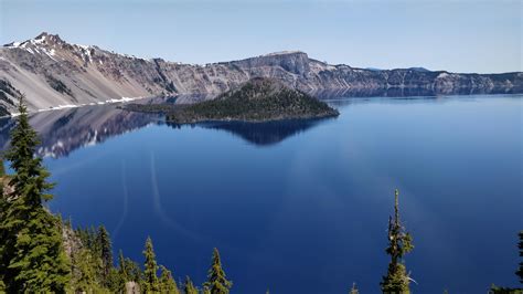 Crater Lake Oregon This Breathtaking View Is Near Rim Village