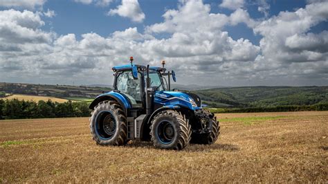 Cnh Industrials New Holland Agriculture Launches First Lng Powered