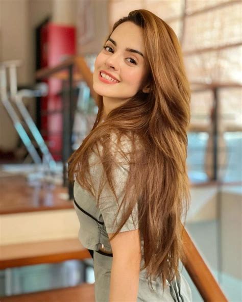 Wafa Be Mol Fame Star Komal Meer Adorable Latest Pictures Reviewitpk