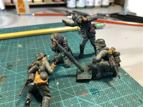 German Infantry Mortar Soldier Team Set Plastic Model Military