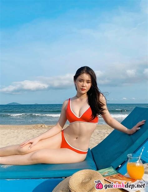 Hot Sexy Thao Nguyen Bikini Pics