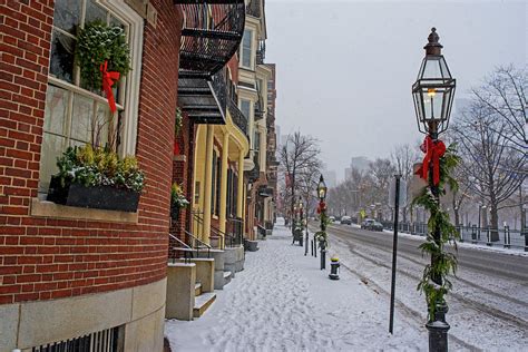 Beacon Street In Boston At Christmas Photograph By Toby Mcguire Fine