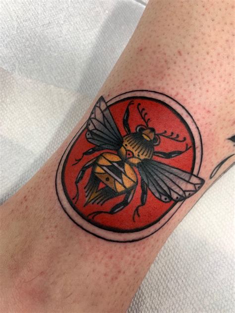Traditional Bee By Pj Andersons At Gold Club Electric Tattoo