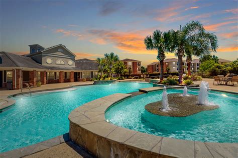 Reserve at Tranquility Lake Apartments in Pearland, Texas