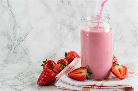 Easy Strawberry Smoothie For Weight Loss I Live For Greens