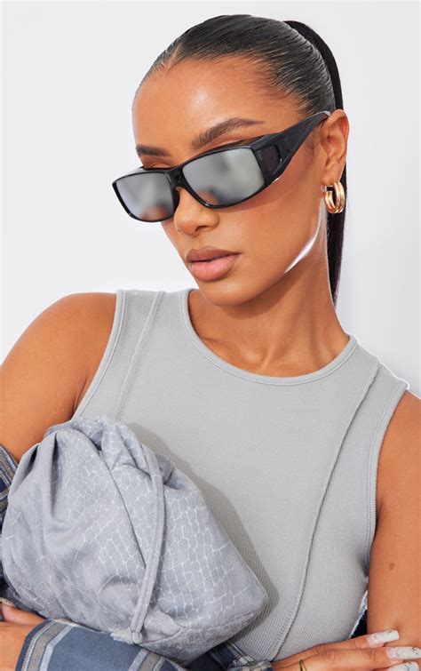 Black Mirrored Sporty Side Frame Visor Sunglasses Prettylittlething Ca