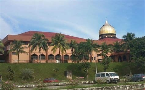 Majlis keselamatan negara menerusi soal jawab soalan lazim dua malam yang lalu menyatakan kedai makan dan restoran hanya. Masjid Sri Petaling Ditetapkan Zona Merah Covid-19 ...