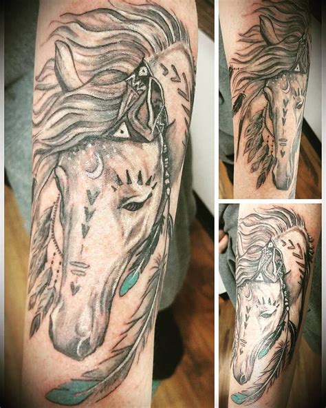 32 Gorgeous Horse Tattoo Designs Instagram Mojstierwalttattoo