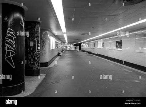 Flinders St Melbourne Subway Black And White Stock Photos And Images Alamy