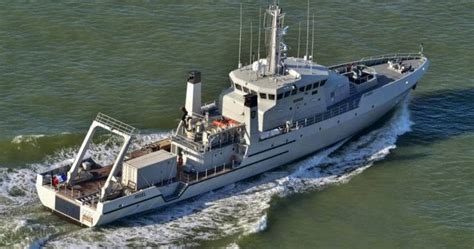 525014077) is a military ops it's. DEFENSE STUDIES: KRI Spica-934, Kapal Survei Hidrografi ...