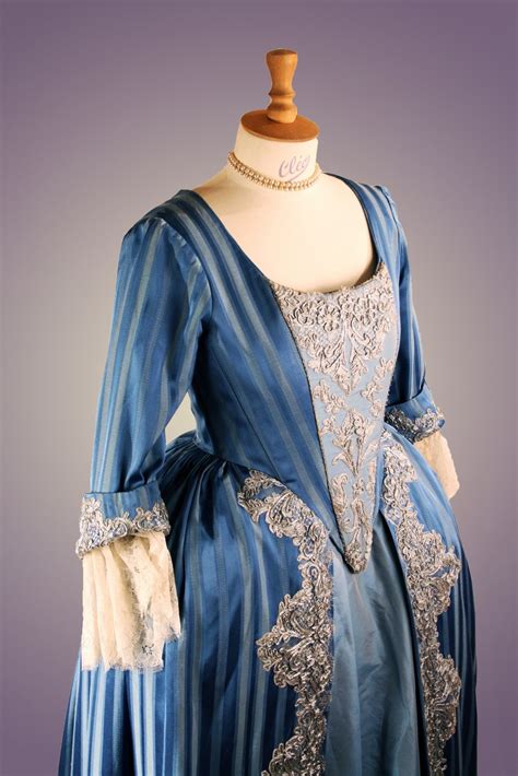 XVIIIe SIÈCLE - La compagnie du costume