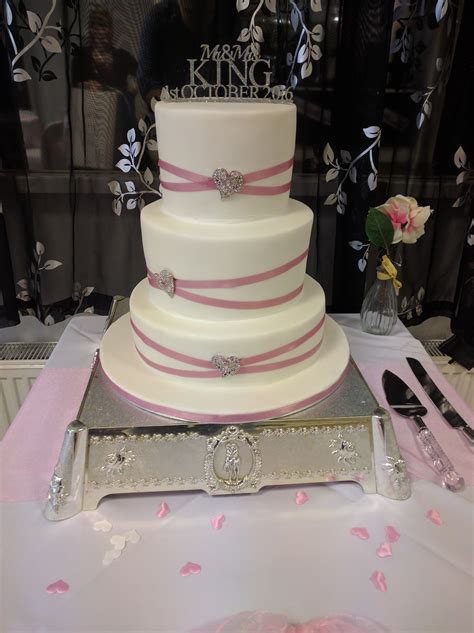 Simple Elegant Wedding Cake With Diamante Heart Brooch Not My Original Design Weddingcake