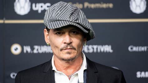 Johnny depp was born on june 9, 1963, in owensboro, kentucky, usa. Johnny Depp - Biography, Height & Life Story | Super Stars Bio