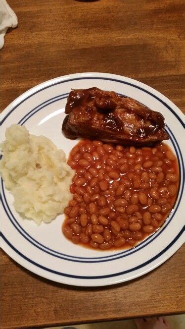 Bbq Ribs Baked Beans And Mash Potato Bbq Ribs Baked Beans Mashed Potatoes Yummy Food Beef