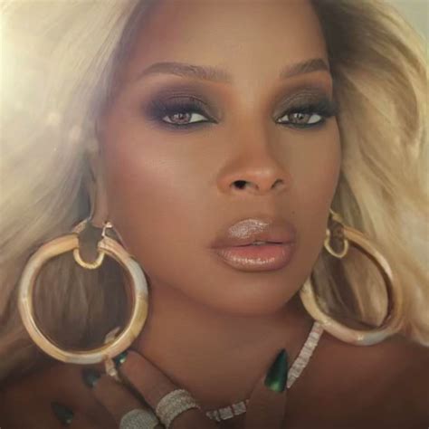 Mary J Blige Biography News Photos And Videos