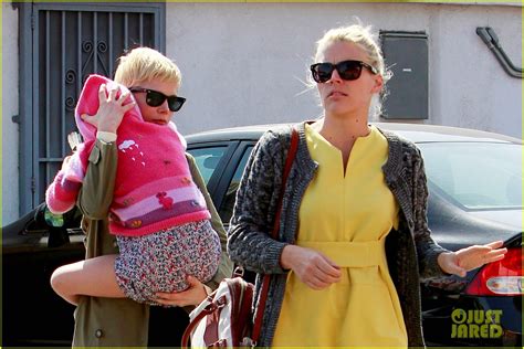 Michelle Williams M Cafe With Matilda And Busy Philipps Photo 2634695