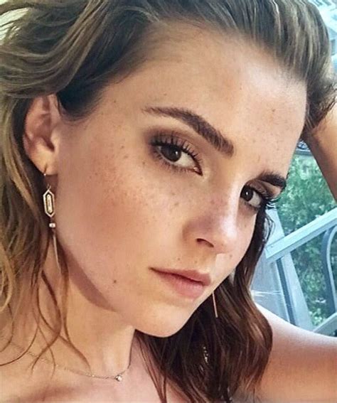 Emmawatsononline On Instagram Selfie Emma Watson Makeup Emma
