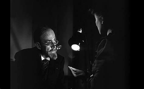 Greer garson plays marie, a polish student studying in paris near the turn of the century, who shares a lab with scientist pierre curie (walter pidgeon). FilmFanatic.org - Page 5 - Movie discussions for the true ...