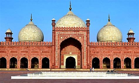 Since then, thousand s of mosques have been built across the world with some breathtaking architecture. Top 10 Most Beautiful Mosques Around the World - Brandsynario